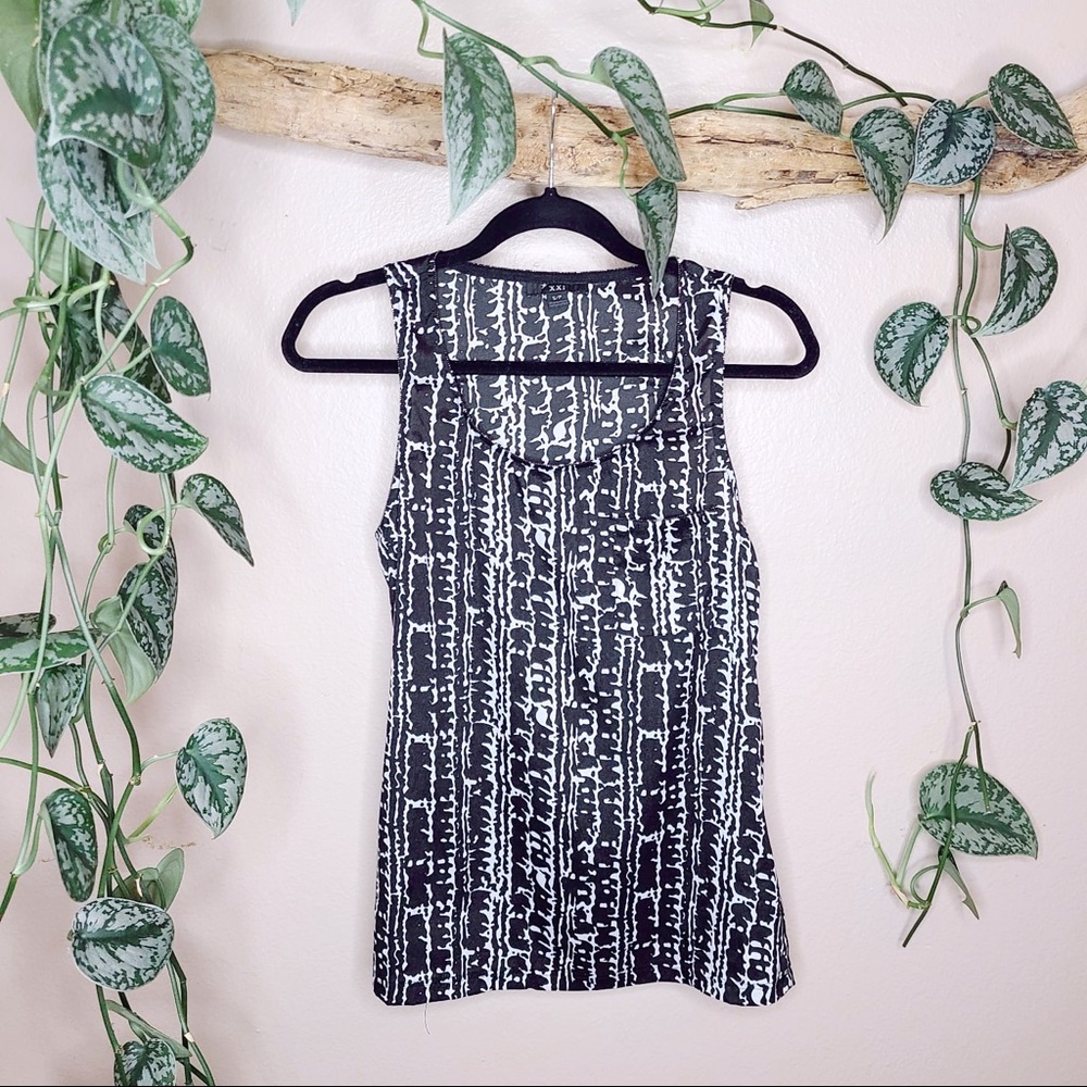 Forever 21 Patterned Tank With Pocket